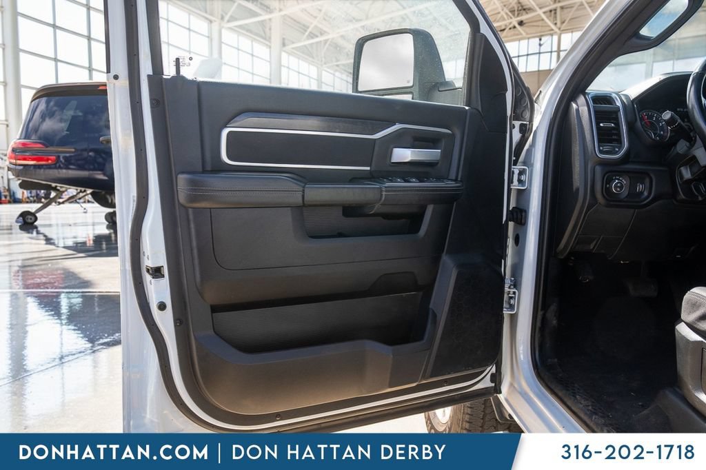 Used 2024 RAM 3500 Big Horn AWD/4WD image 19