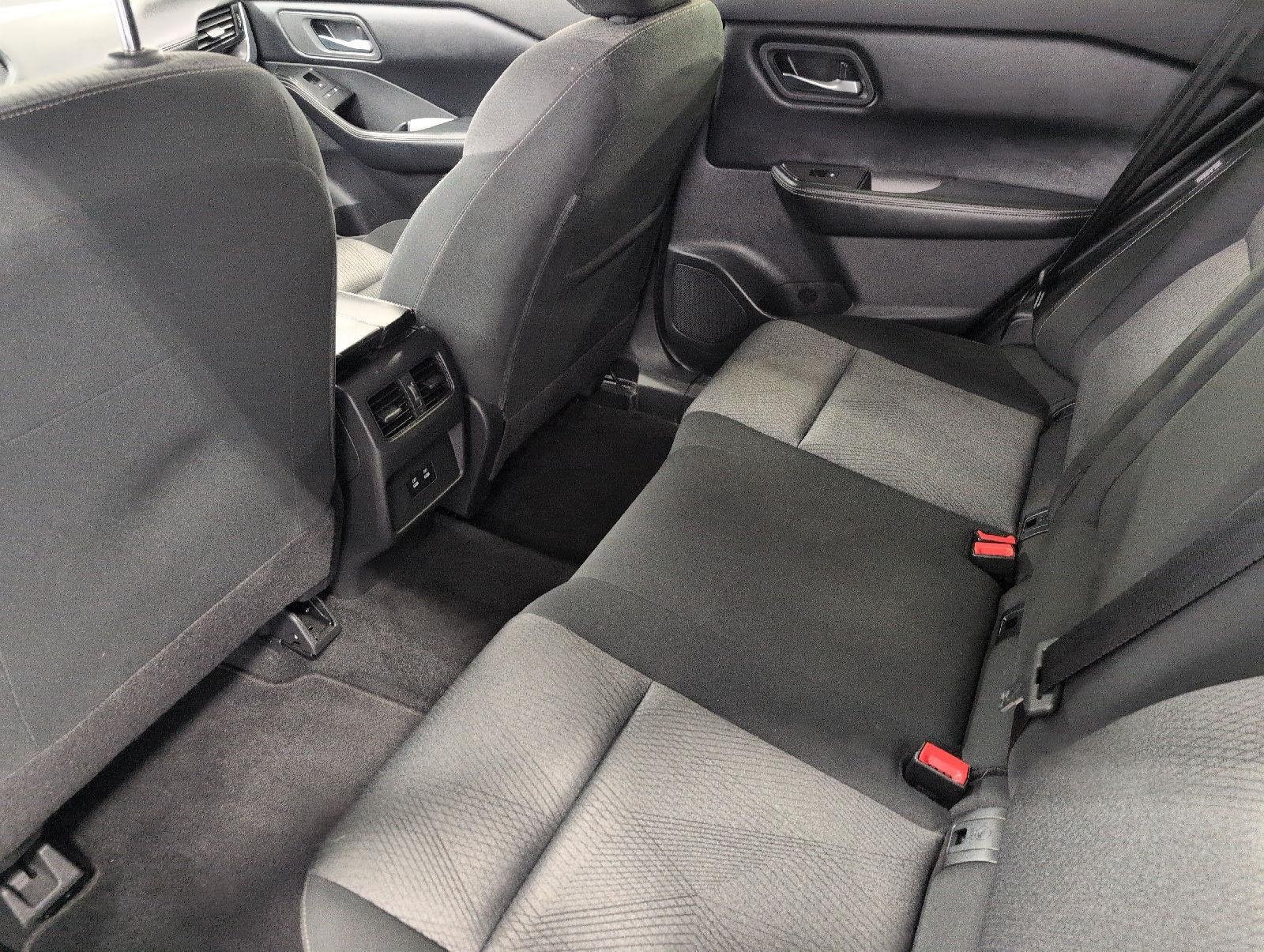 Used 2025 Nissan Rogue SV AWD/4WD image 21