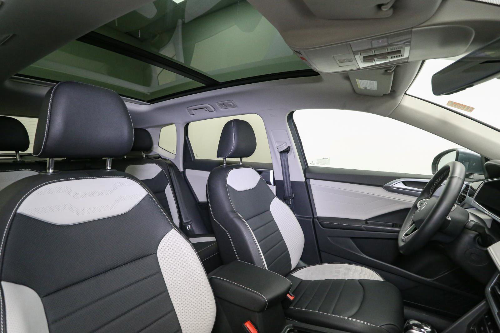 Used 2025 Volkswagen Taos SEL w/ Black Wheel Plus Package image 17