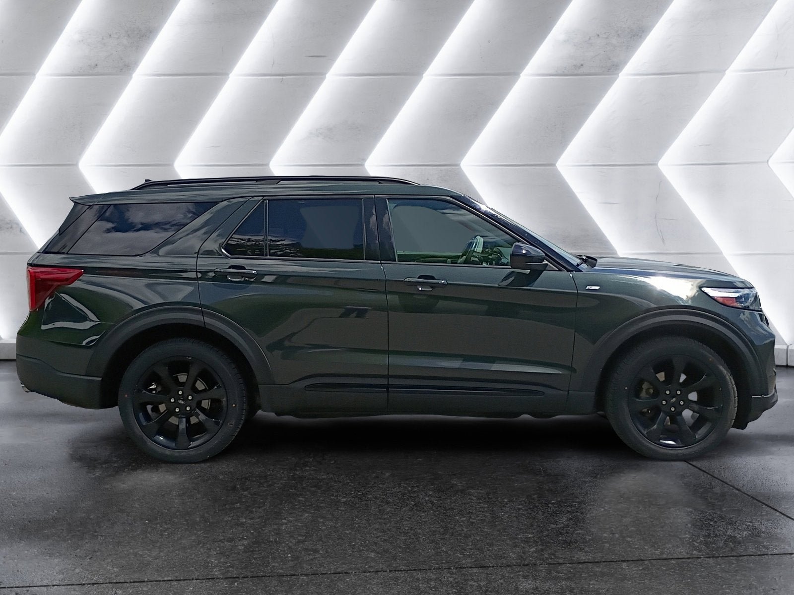 Used 2022 Ford Explorer ST-Line w/ Class IV Trailer Tow Package AWD/4WD image 7