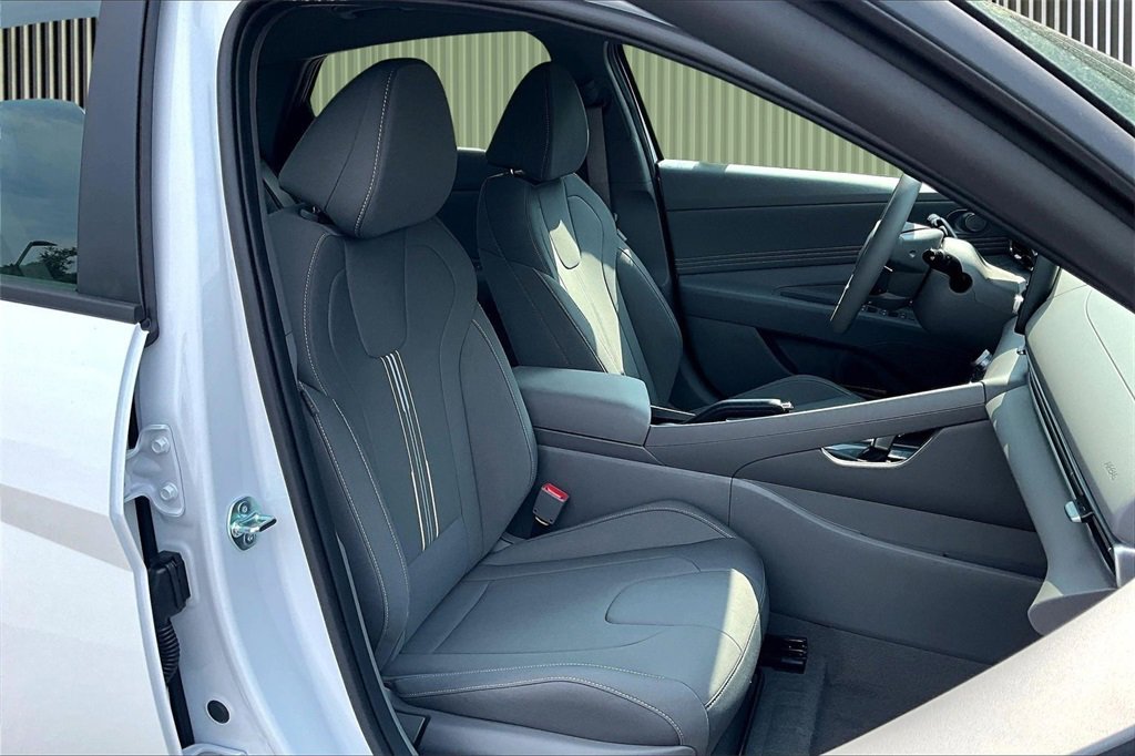 New 2025 Hyundai Elantra Sport image 8
