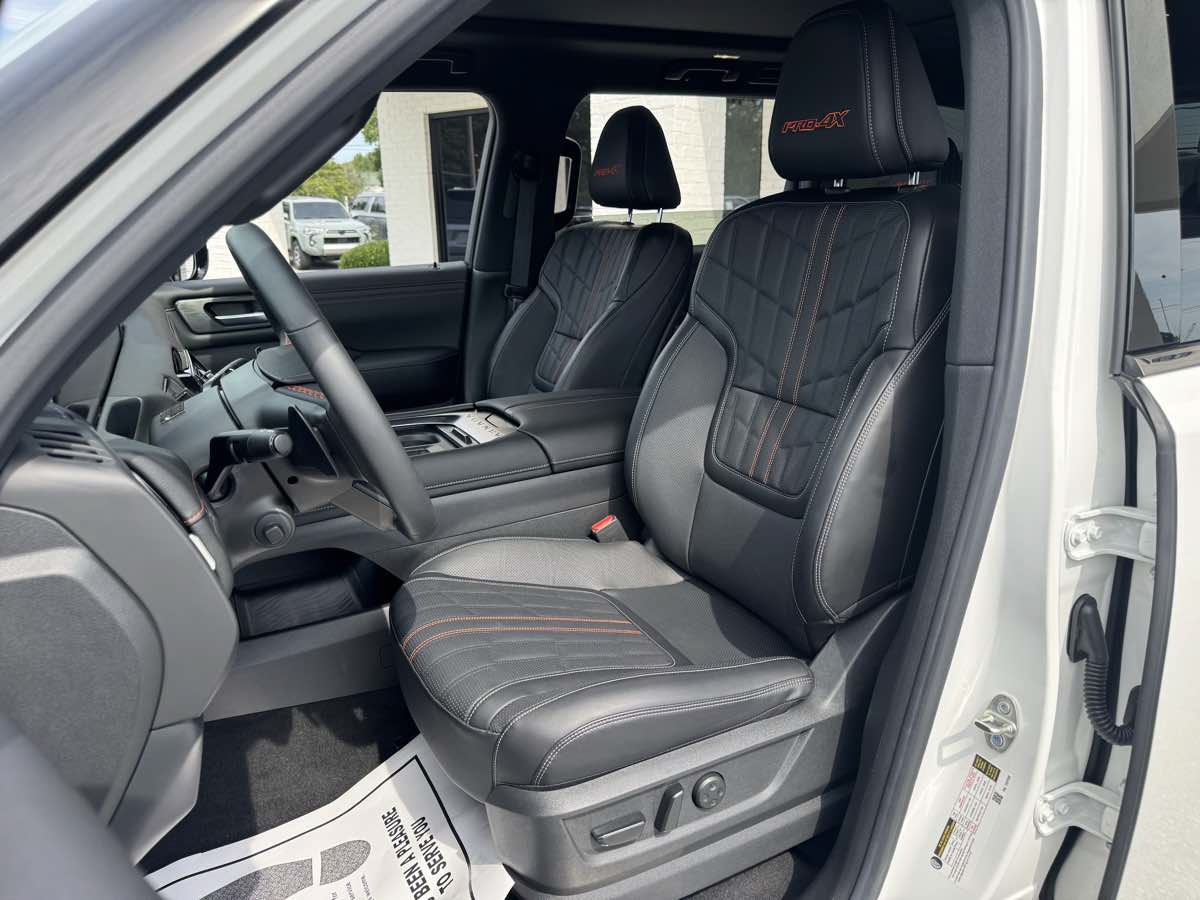 Used 2025 Nissan Armada PRO-4X w/ Pro-4X Premium Package AWD/4WD image 10