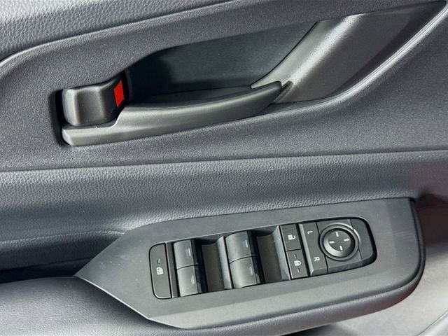 New 2026 Toyota Prius Plug-In Hybrid FWD image 17