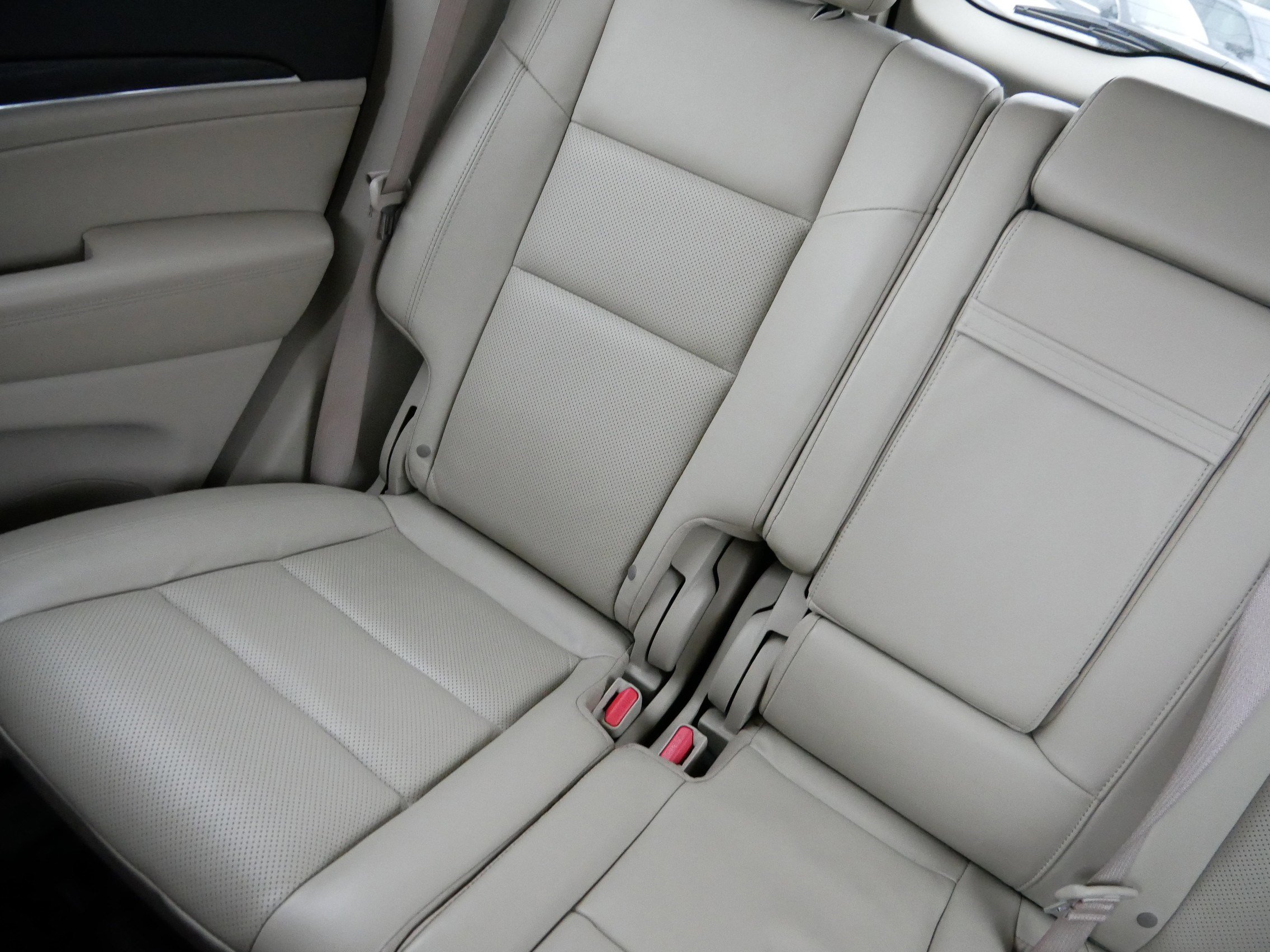 Used 2020 Jeep Grand Cherokee Limited w/ Luxury Group II image 12