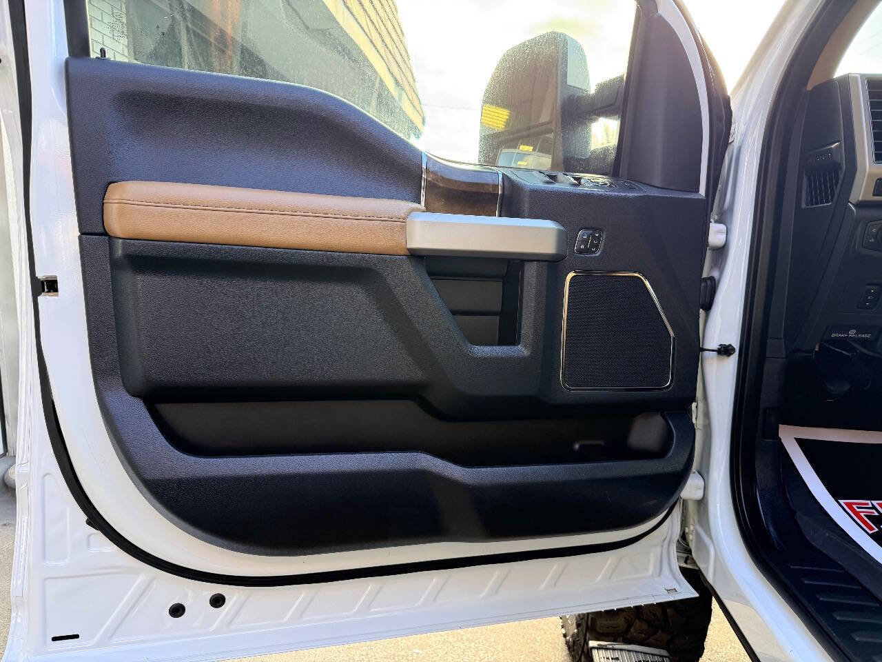 Used 2022 Ford F250 Lariat w/ Lariat Value Package image 20