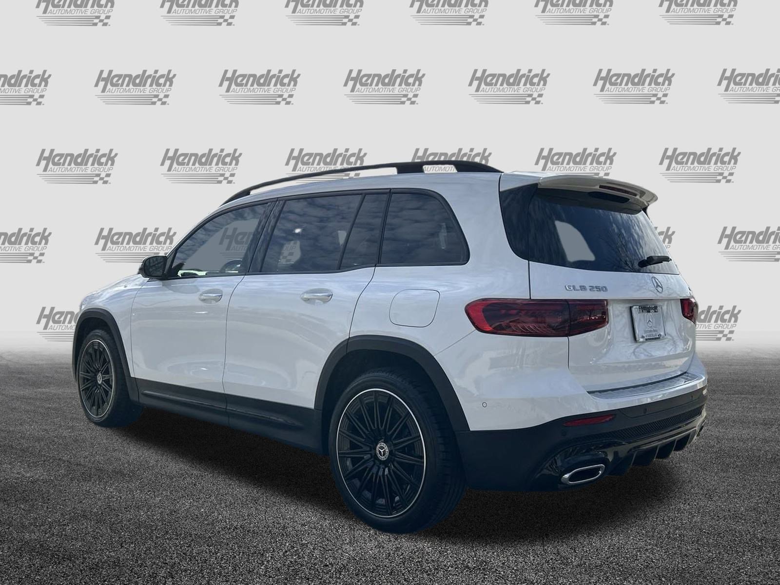 New 2025 Mercedes-Benz GLB 250 4MATIC image 7