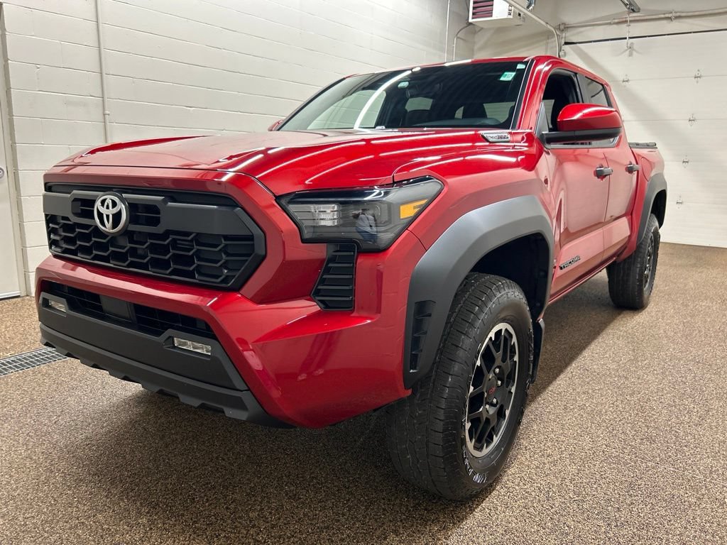 Used 2025 Toyota Tacoma TRD Off-Road AWD/4WD image 5