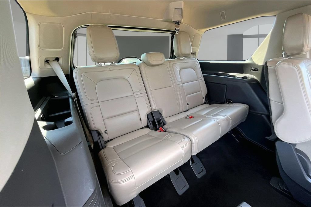 Used 2022 Lincoln Navigator Reserve AWD/4WD image 30