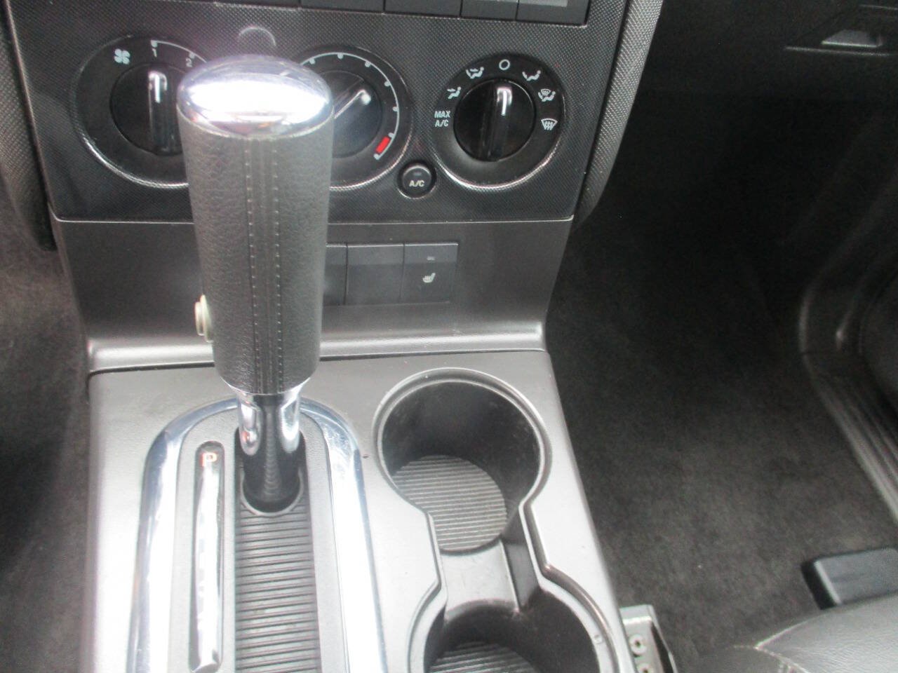 Used 2010 Ford Explorer XLT AWD/4WD image 27