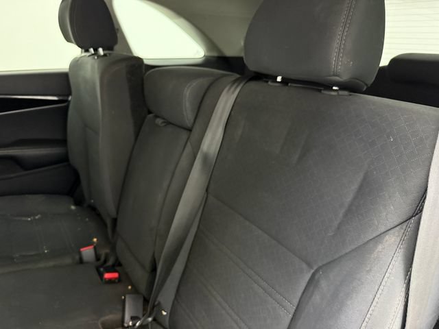 Used 2019 Kia Sorento FWD V6 image 11