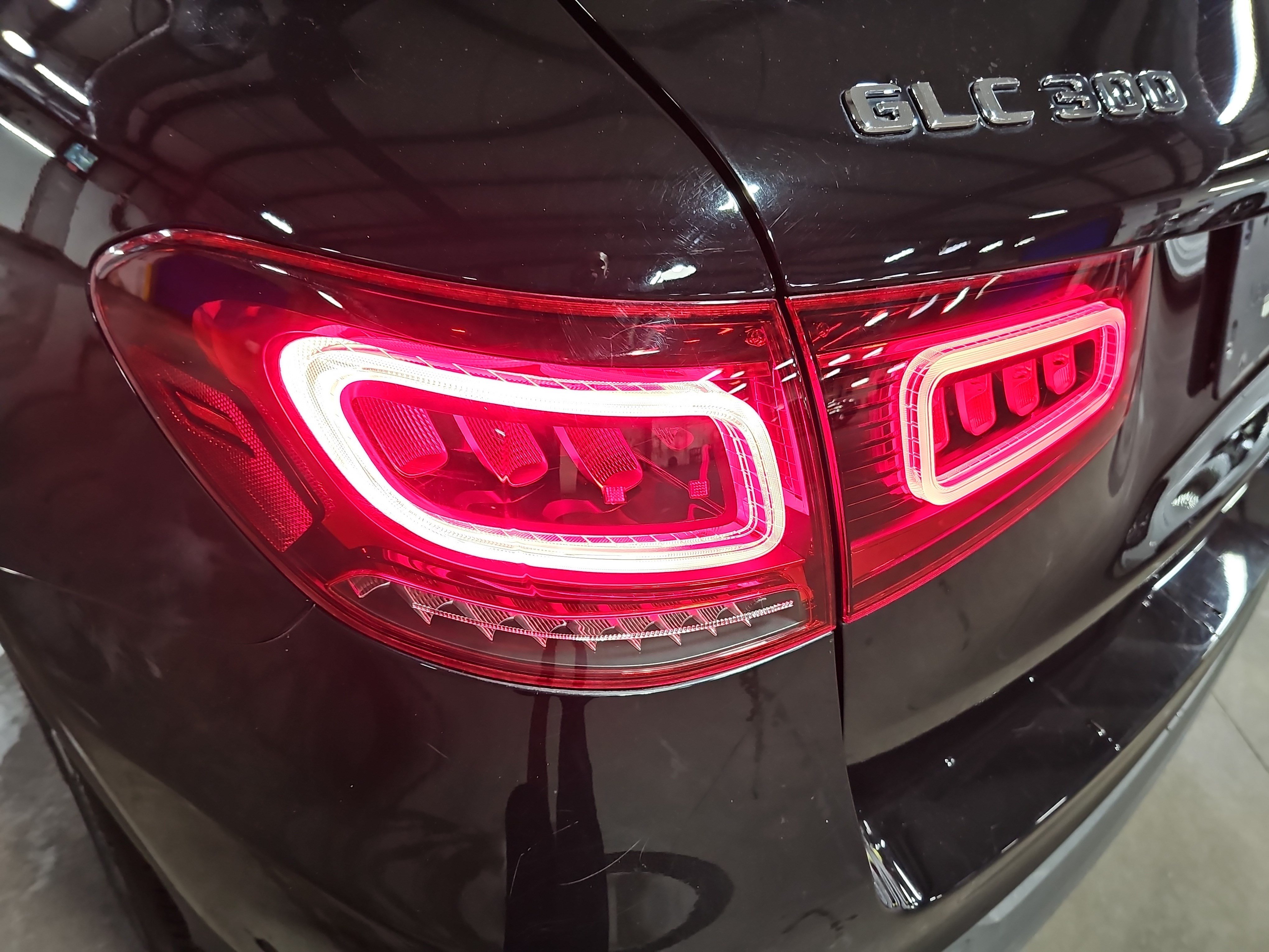 Used 2021 Mercedes-Benz GLC 300 4MATIC image 34