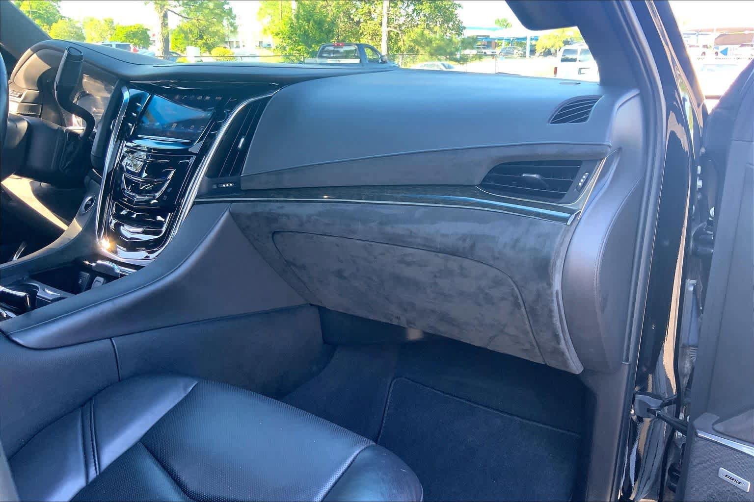 Used 2016 Cadillac Escalade Platinum AWD/4WD image 19