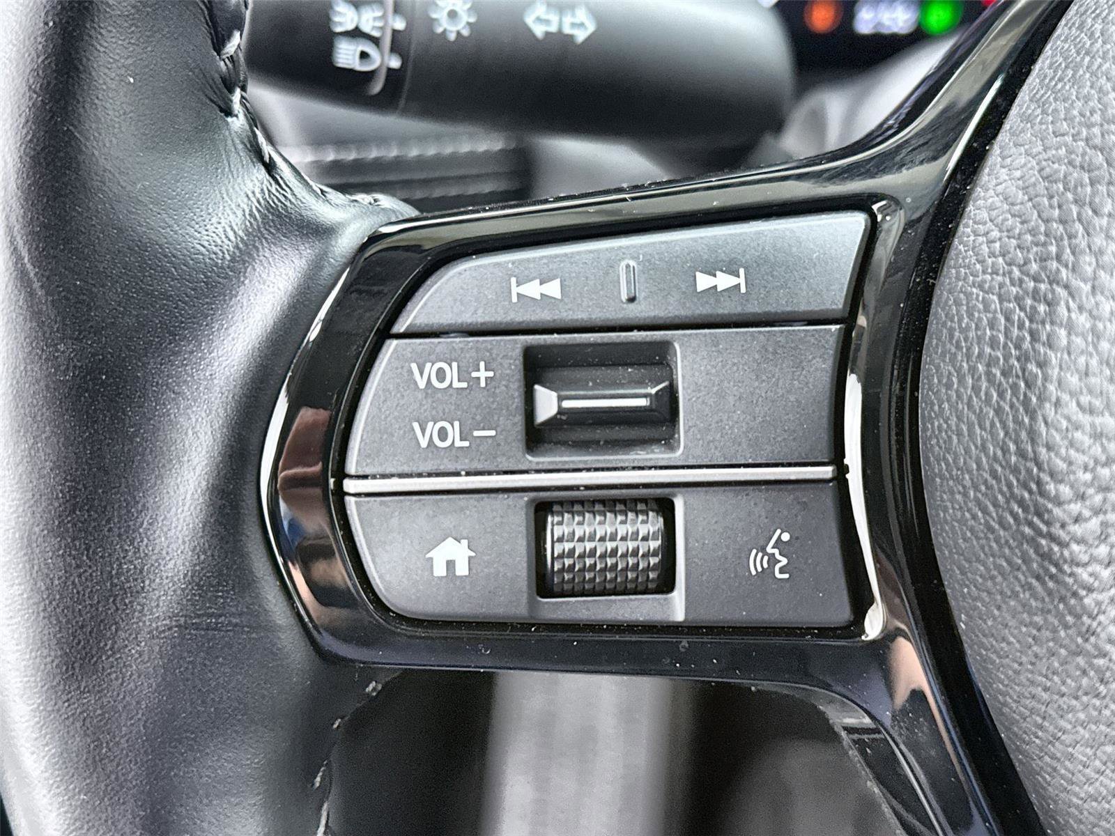 Certified 2025 Honda HR-V EX-L image 17