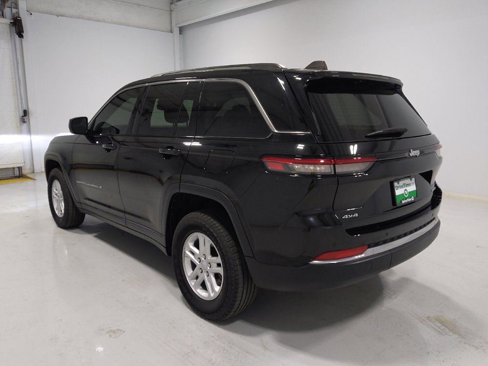 Used 2023 Jeep Grand Cherokee Laredo AWD/4WD image 5