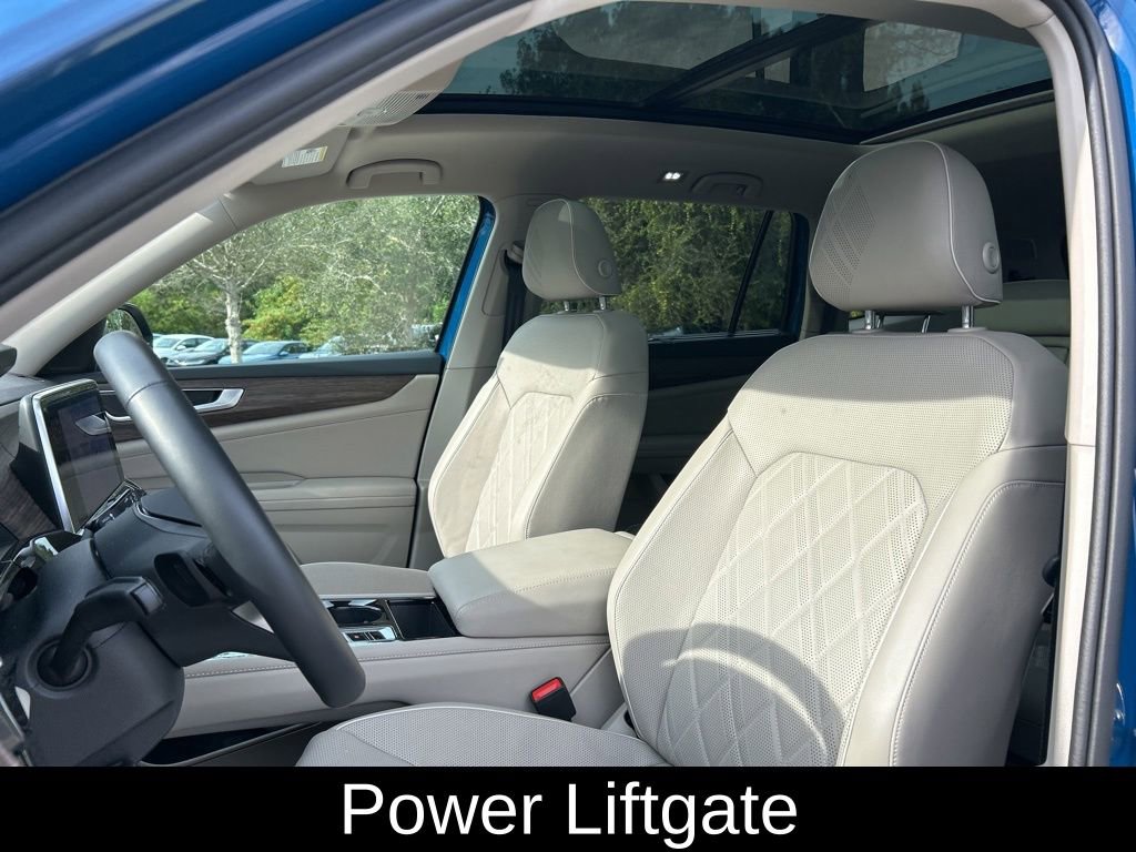 Certified 2025 Volkswagen Atlas SEL Premium R-Line image 21