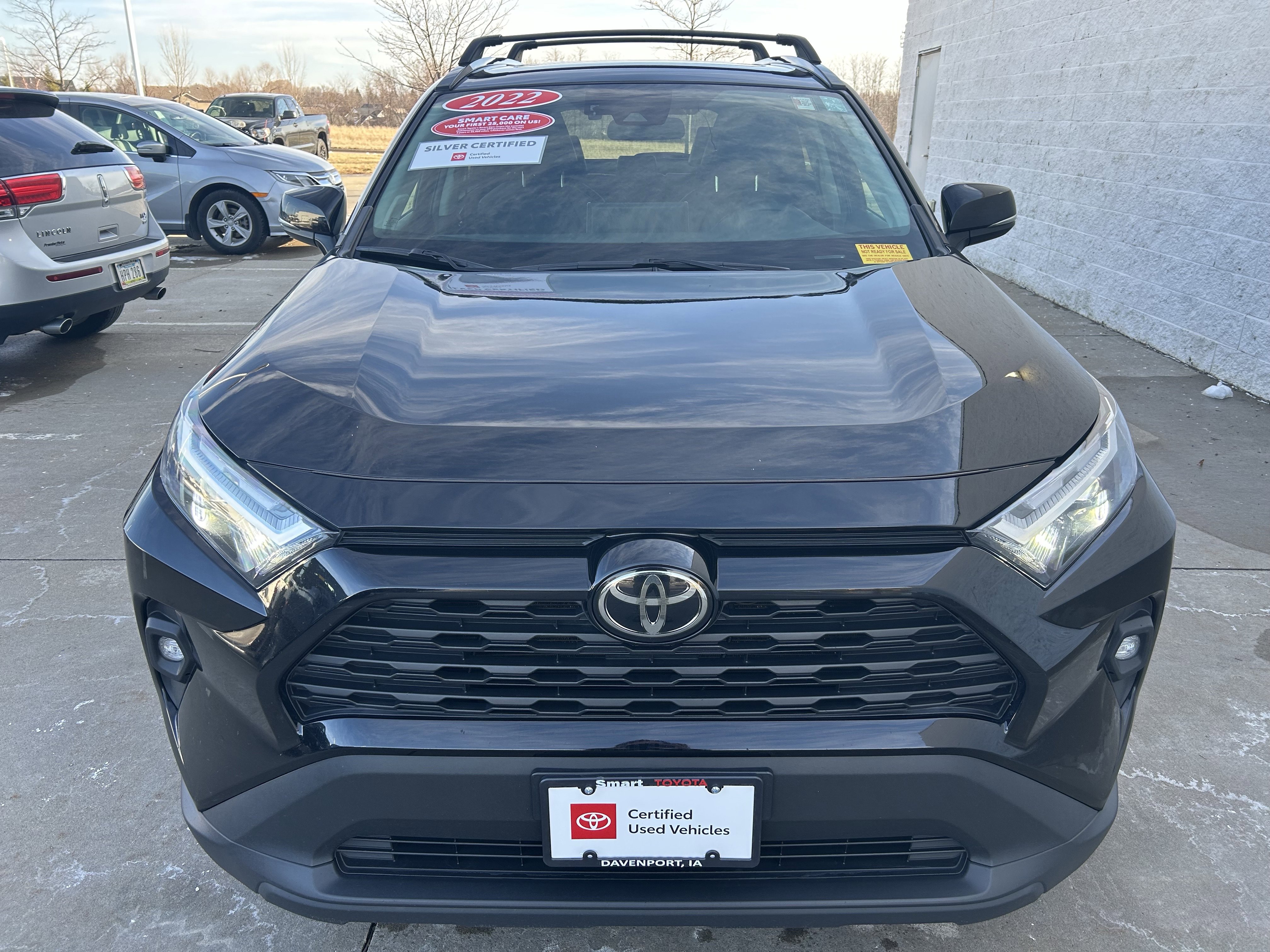 Used 2022 Toyota RAV4 XLE Premium image 2