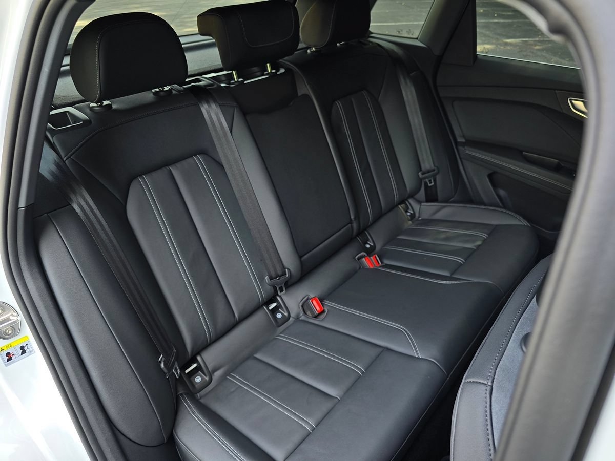 Used 2026 Audi Q4 e-tron Premium w/ Convenience Package AWD/4WD image 18