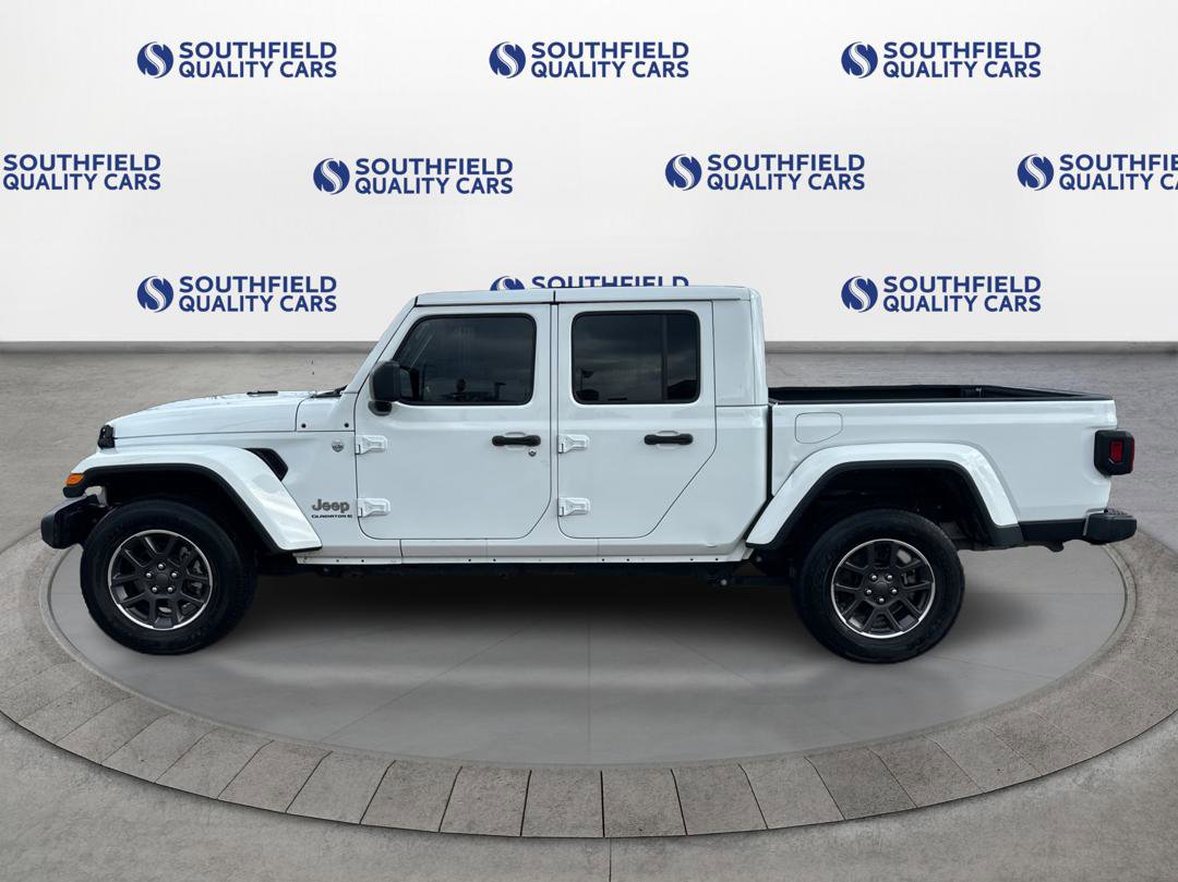 Used 2023 Jeep Gladiator Overland image 3
