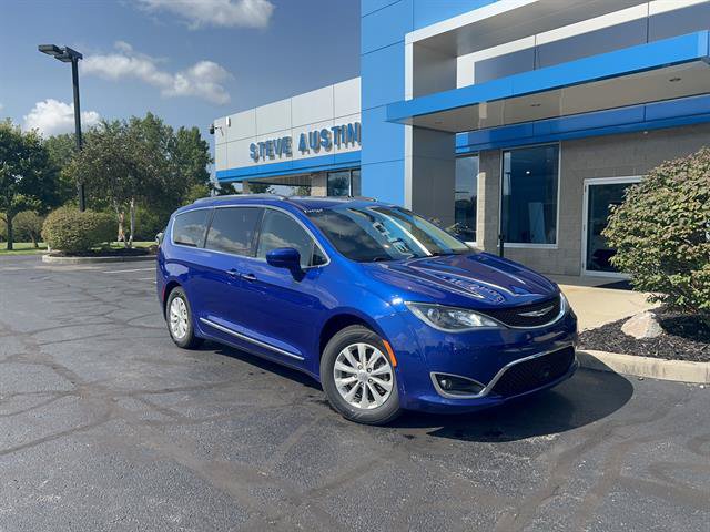 Used 2018 Chrysler Pacifica Touring-L Plus w/ Advanced Safetytec Group FWD image 1