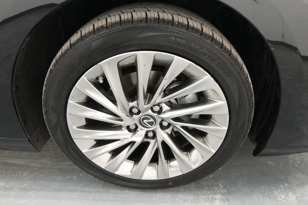 Used 2023 Lexus ES 350 Luxury w/ Accessory Package (Z2) image 11