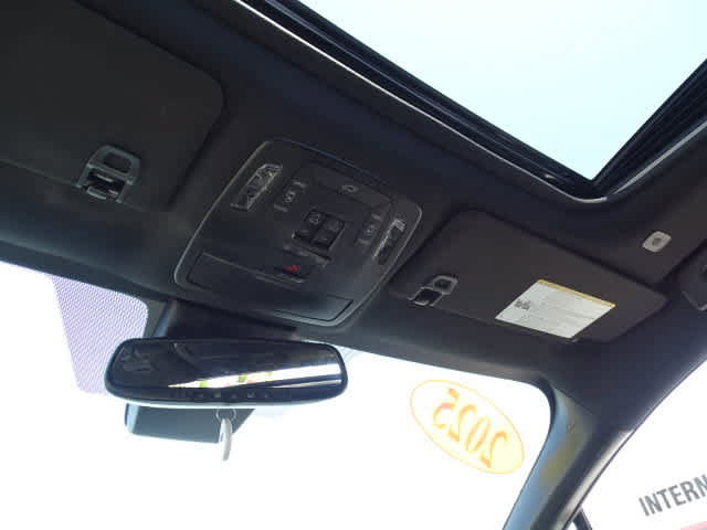 Certified 2025 Toyota Sienna XLE Woodland Edition AWD/4WD image 33