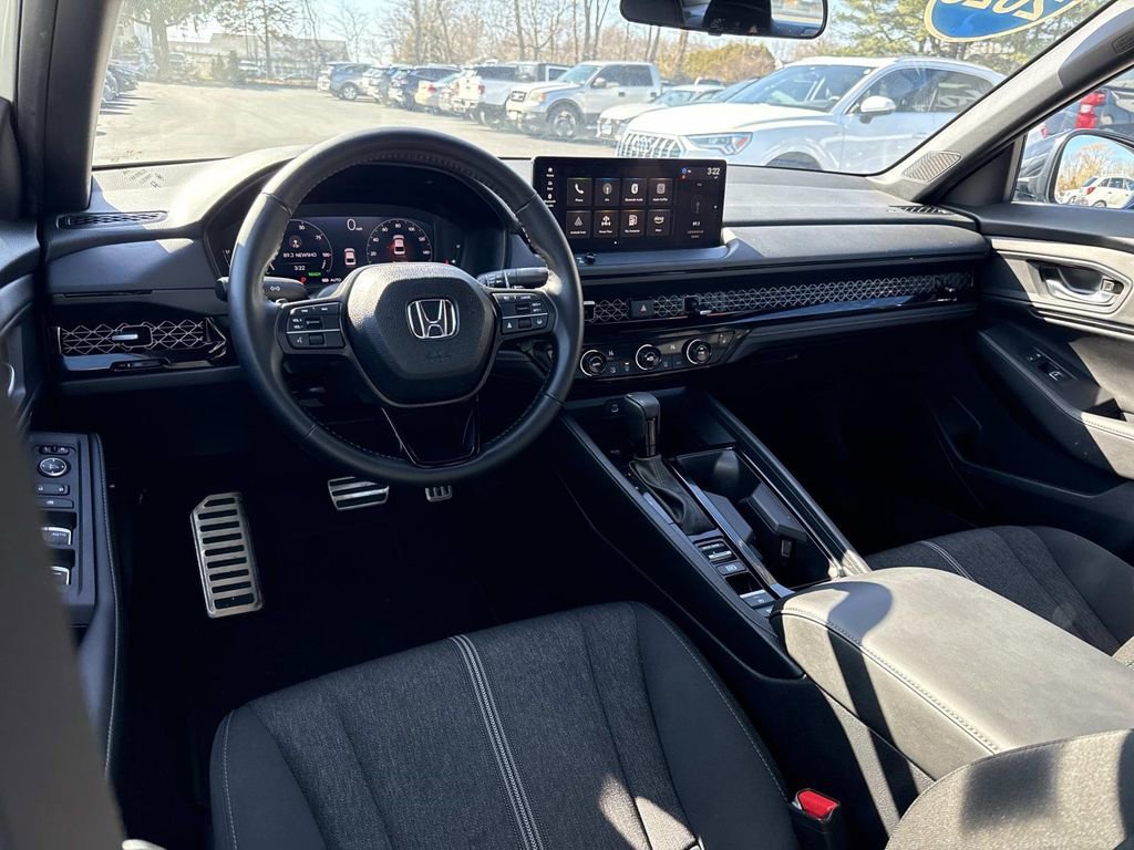 Used 2025 Honda Accord Sport image 12