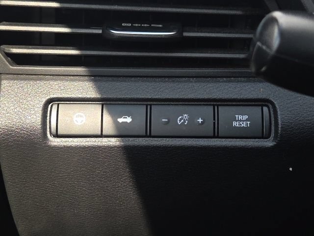 Used 2023 Nissan Altima 2.5 SV w/ SV Premium Package FWD image 21
