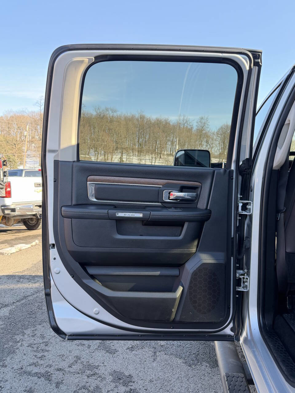 Used 2016 RAM 3500 Laramie image 31