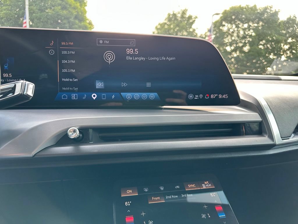 Certified 2026 Cadillac Vistiq Luxury AWD/4WD image 17
