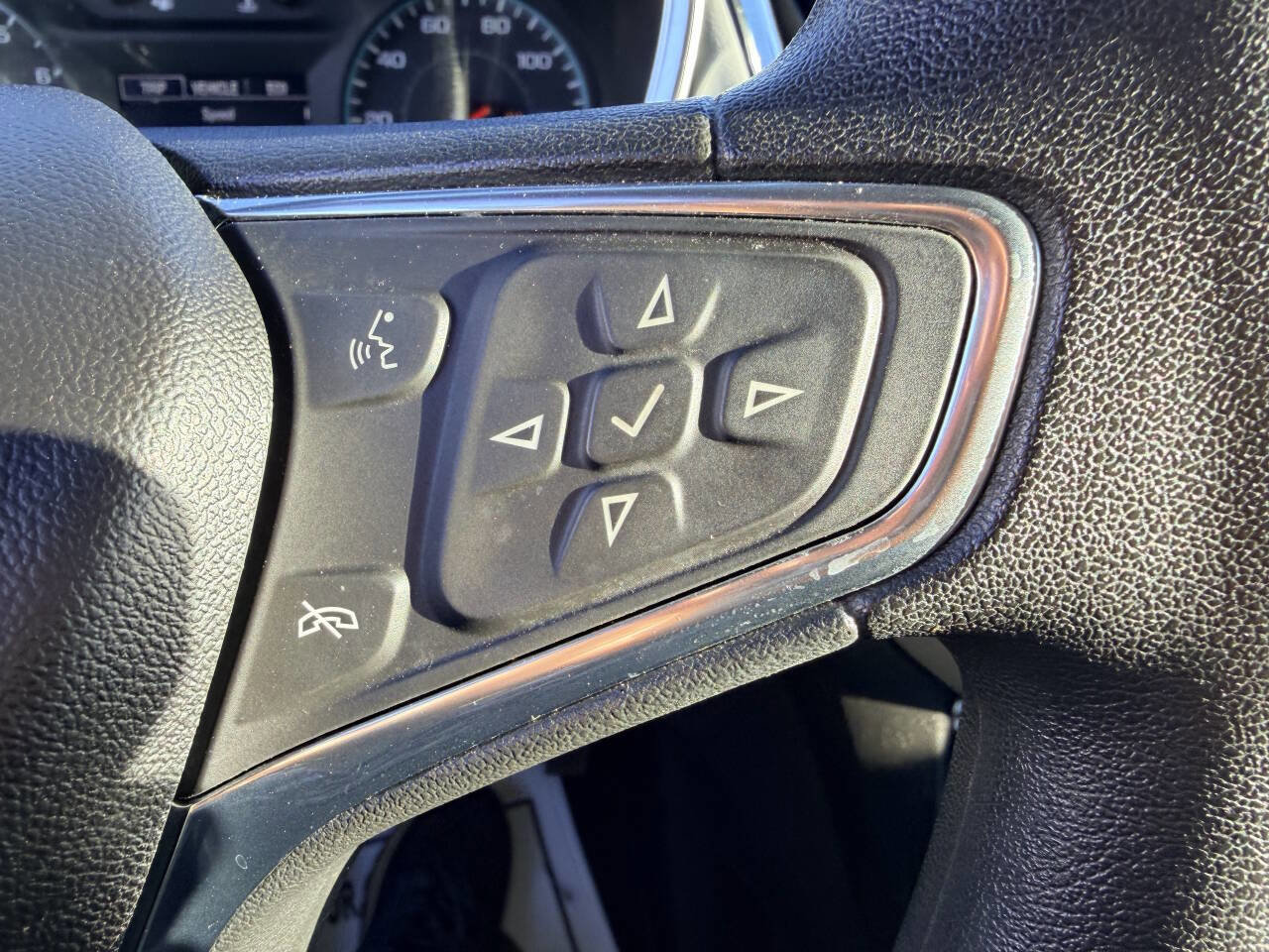 Used 2018 Chevrolet Equinox LT FWD image 22