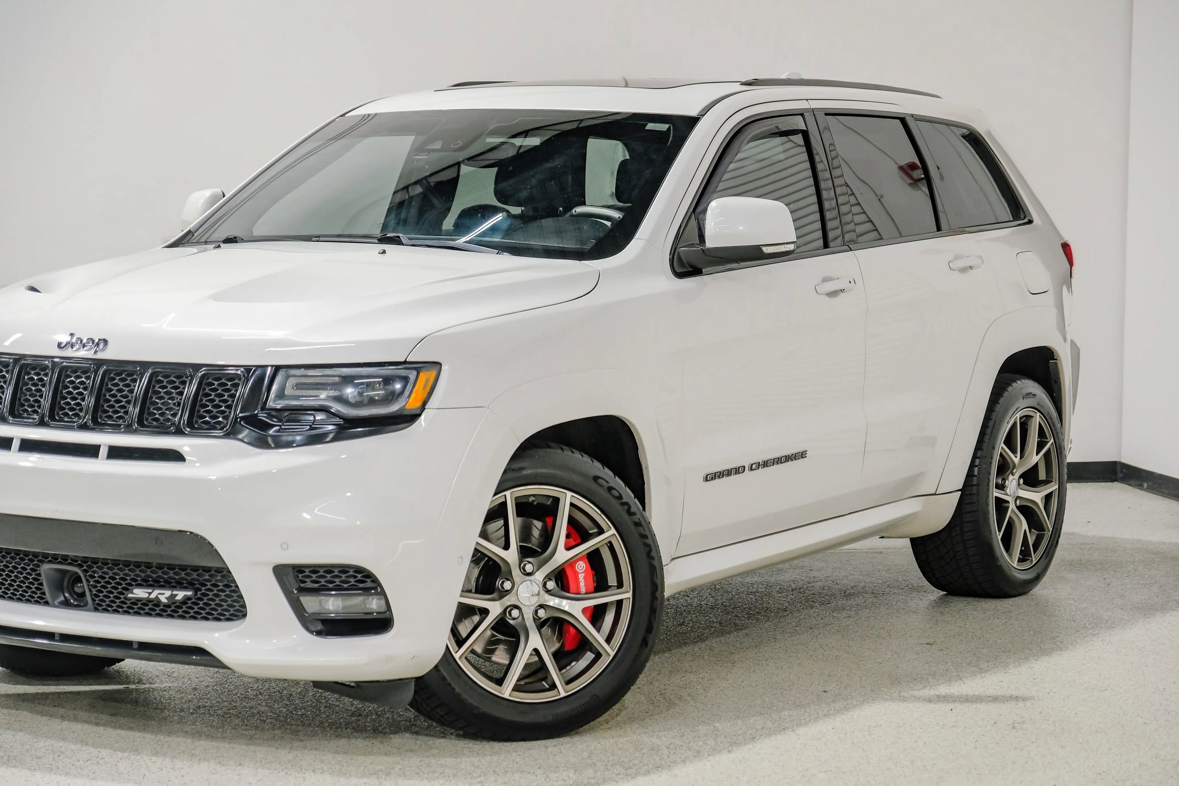 Used 2017 Jeep Grand Cherokee SRT AWD/4WD image 11