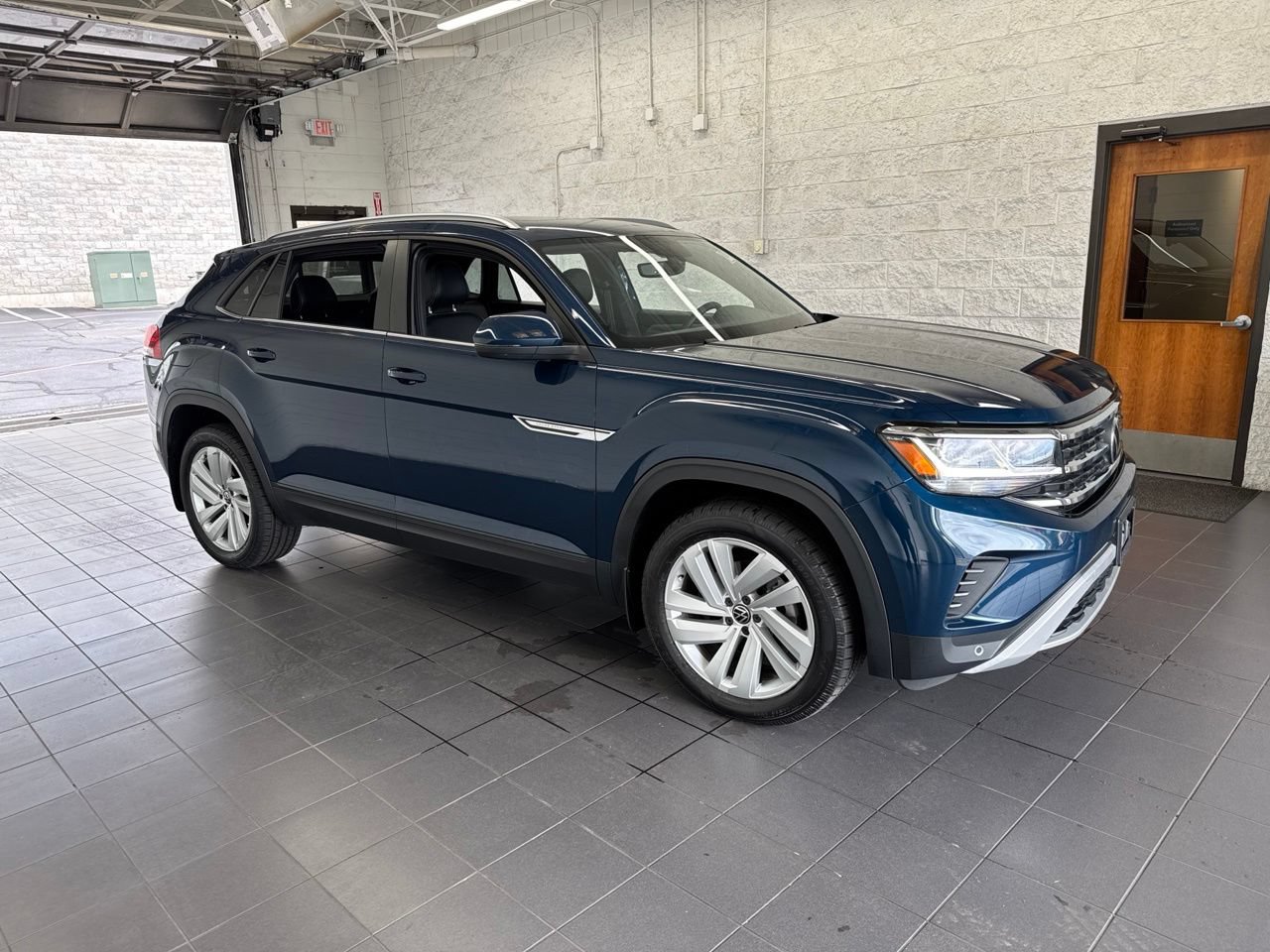 Used 2021 Volkswagen Atlas Cross Sport SE w/ Panoramic Sunroof Package