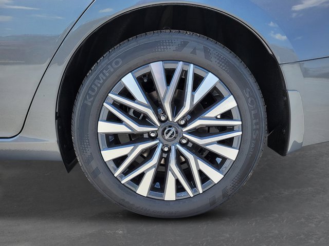 New 2025 Nissan Altima 2.5 SV image 12