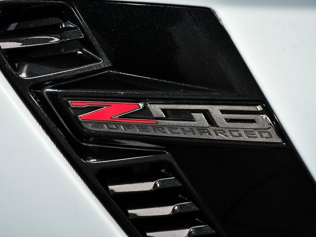 Used 2015 Chevrolet Corvette Z06 w/ 3LZ Preferred Equipment Group image 99