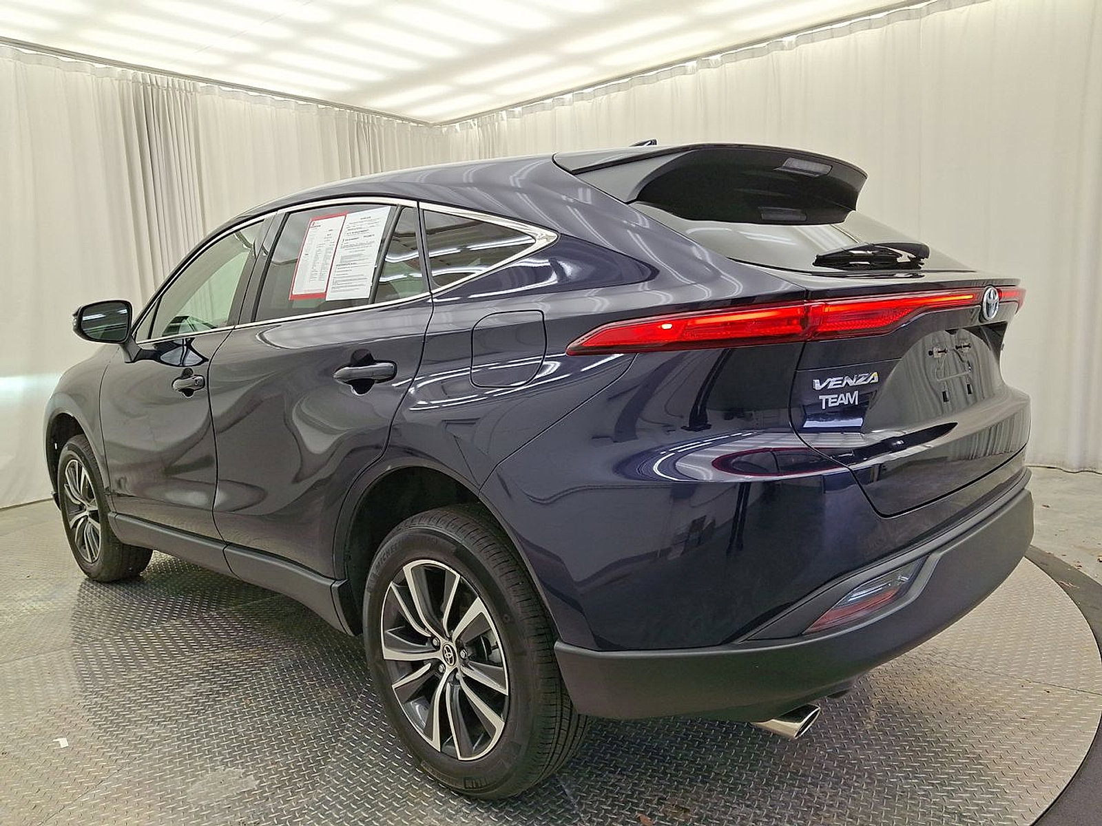 Certified 2022 Toyota Venza LE AWD/4WD image 22
