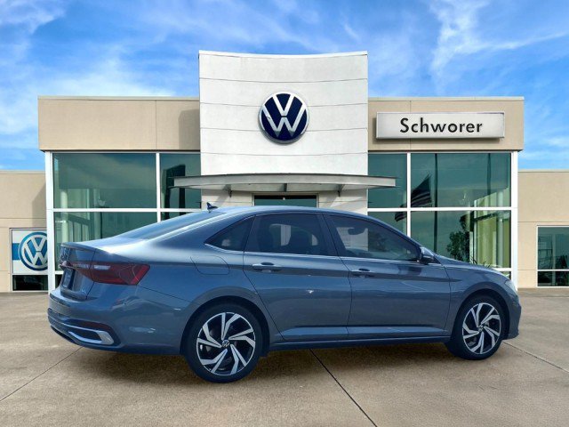 Certified 2025 Volkswagen Jetta SEL FWD image 5