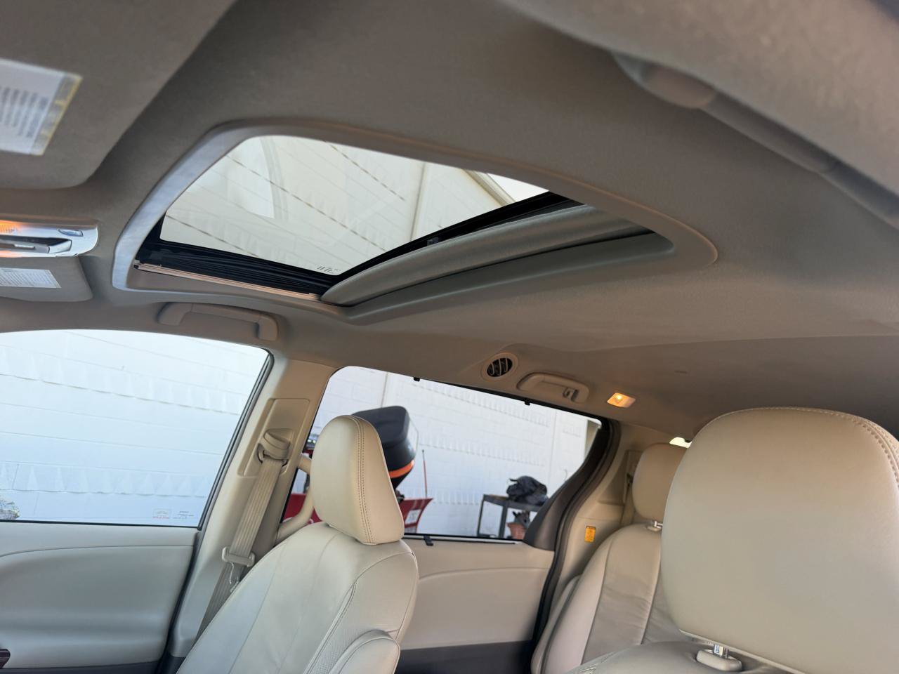 Used 2012 Toyota Sienna XLE FWD image 14