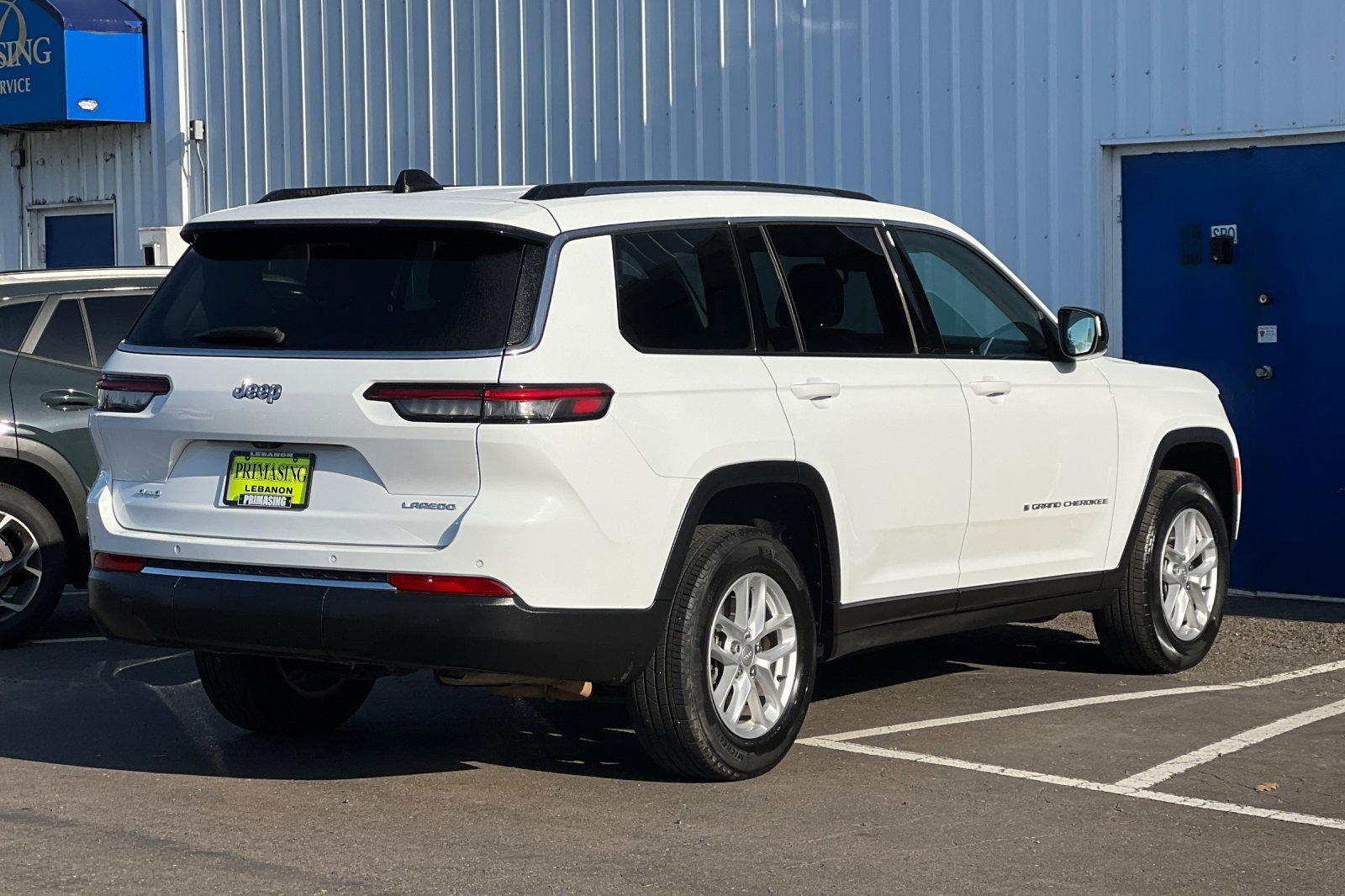 Used 2023 Jeep Grand Cherokee L Laredo image 4