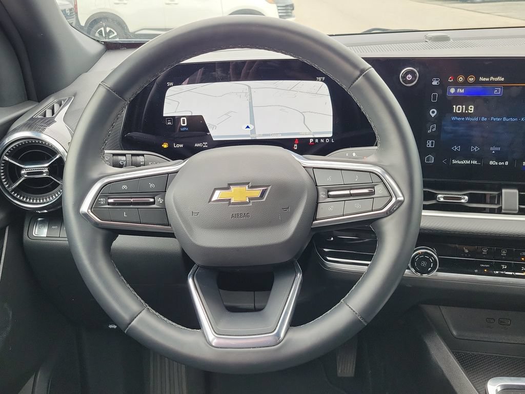 Used 2025 Chevrolet Equinox LT AWD/4WD image 30