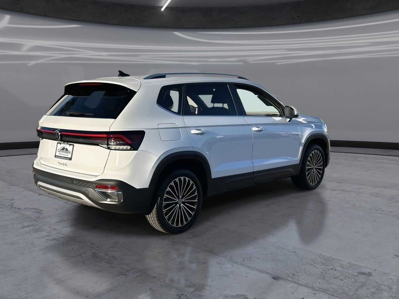 Certified 2025 Volkswagen Taos SE image 5