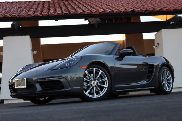 Used 2017 Porsche 718 Boxster image 3