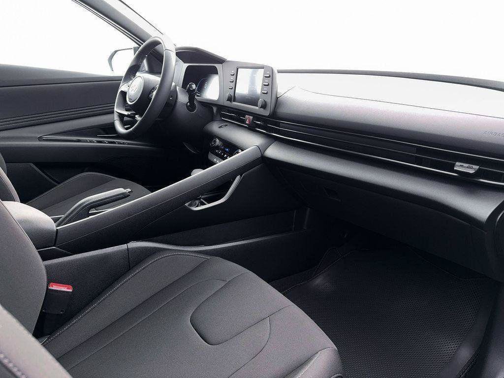 New 2026 Hyundai Elantra Sport FWD image 15