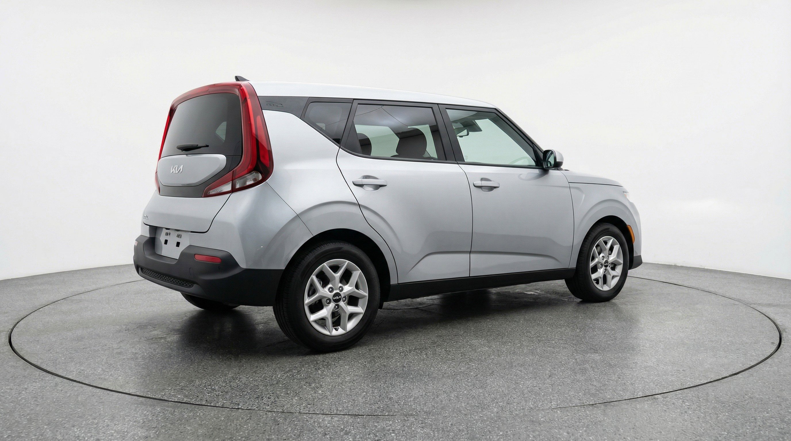 Used 2025 Kia Soul LX w/ LX Technology Package FWD image 9
