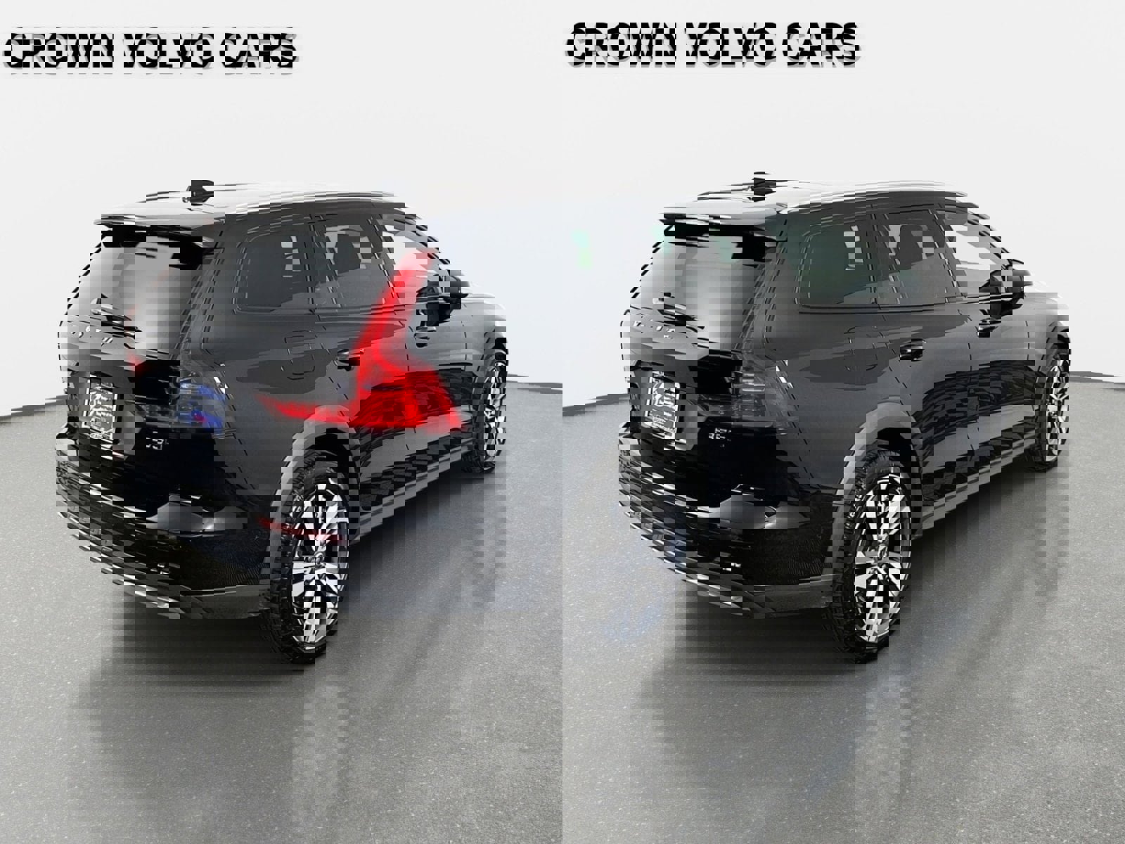 Used 2025 Volvo V60 B5 Cross Country Plus image 6