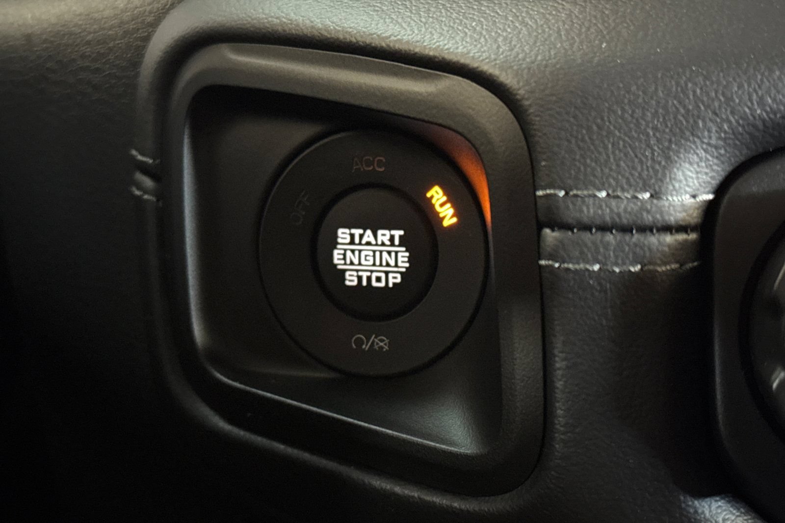 Used 2025 Jeep Wrangler Unlimited Sahara w/ Safety Group AWD/4WD image 22