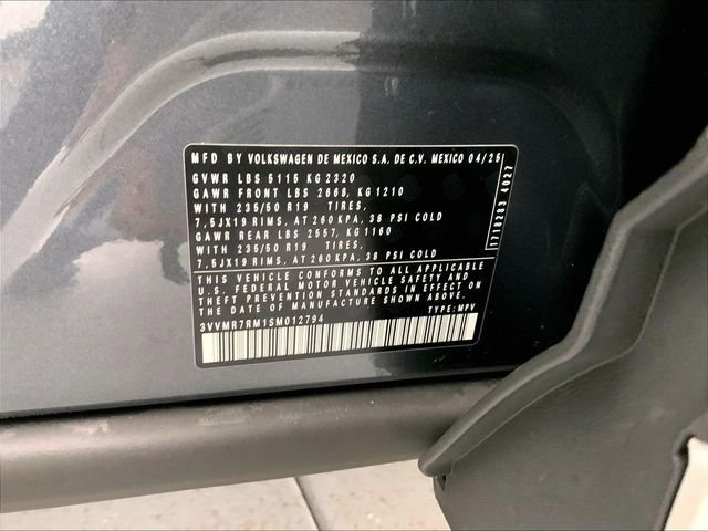 Certified 2025 Volkswagen Tiguan SE w/ Panoramic Sunroof Package image 32