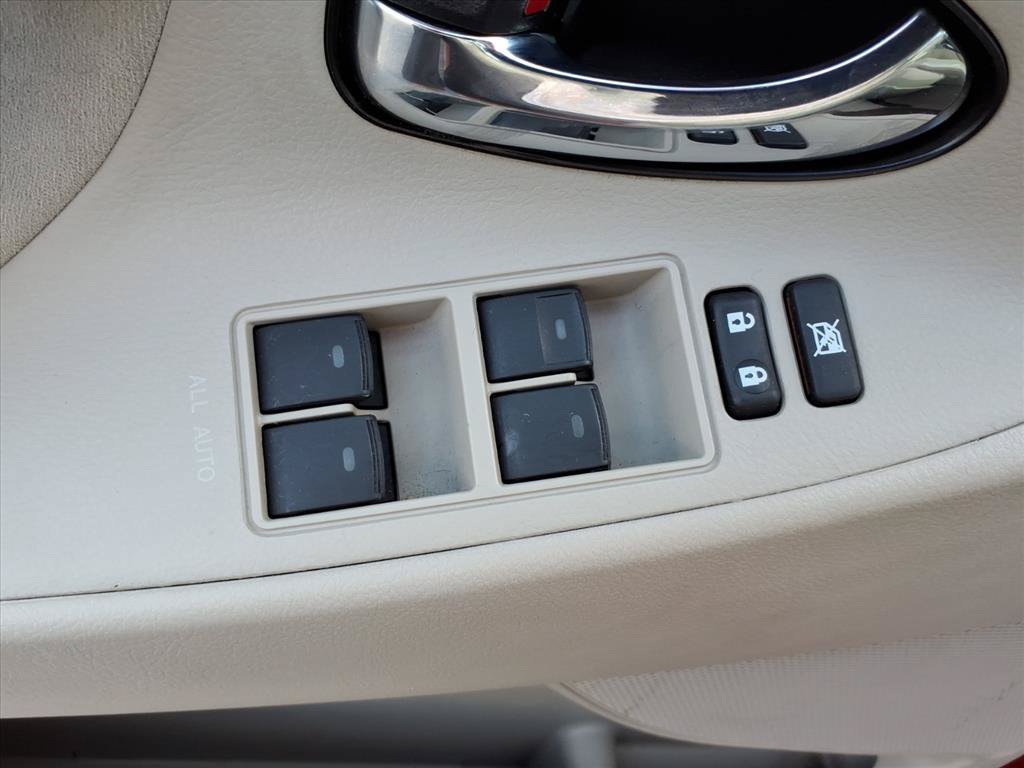 Used 2010 Toyota Camry LE FWD image 26