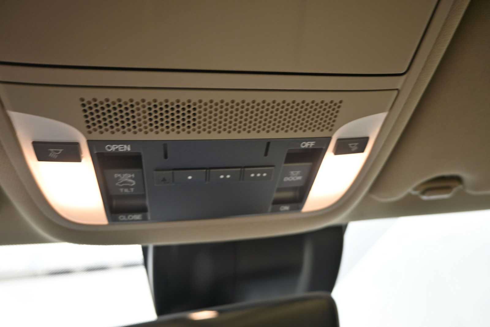 Used 2020 Acura MDX SH-AWD image 17