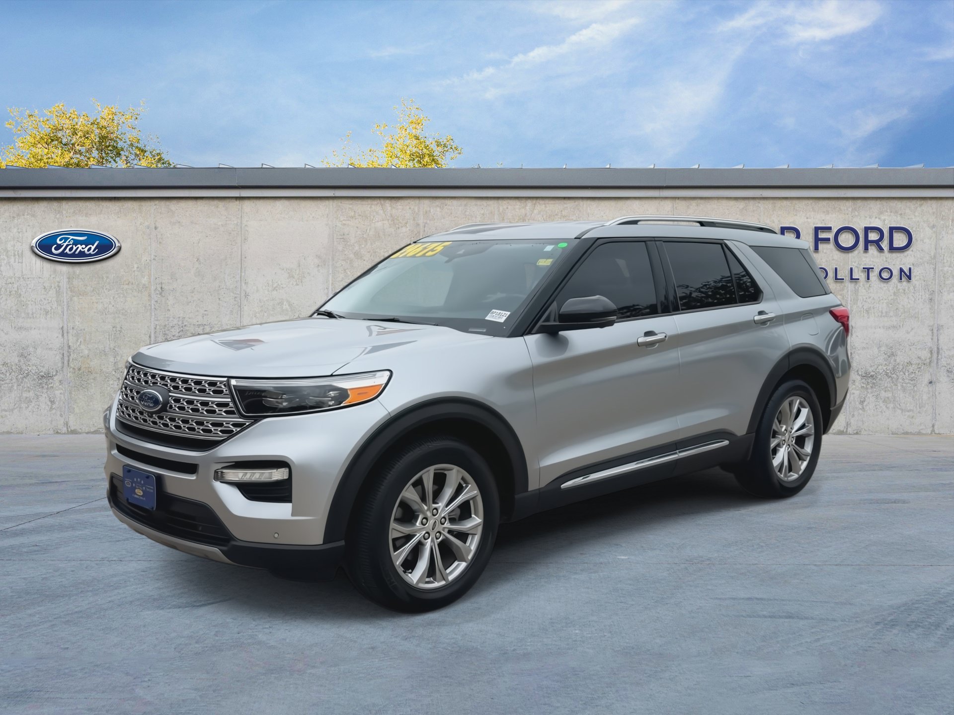 Used 2022 Ford Explorer Limited w/ Equipment Group 301A RWD image 4