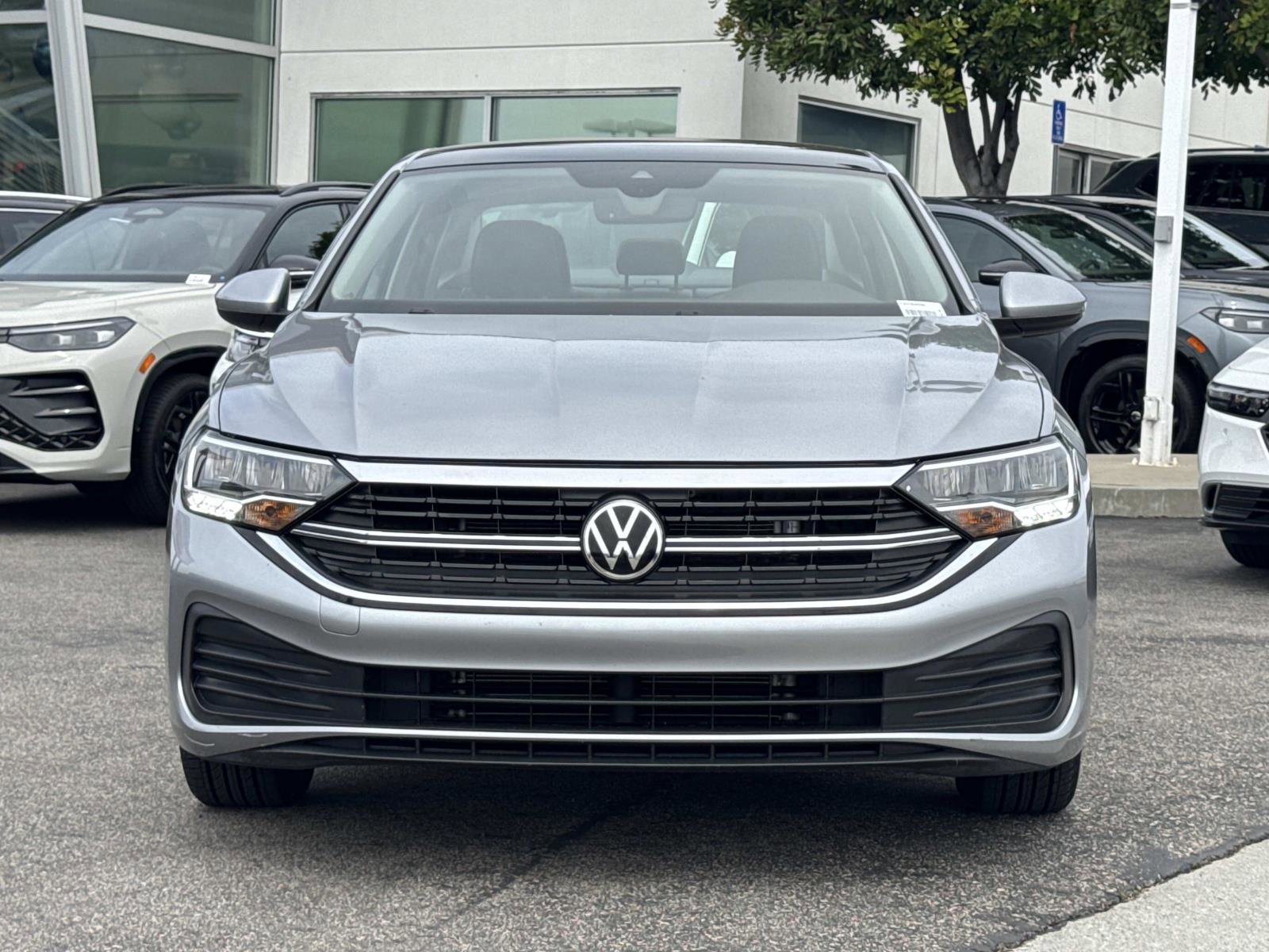 Certified 2022 Volkswagen Jetta SE image 8